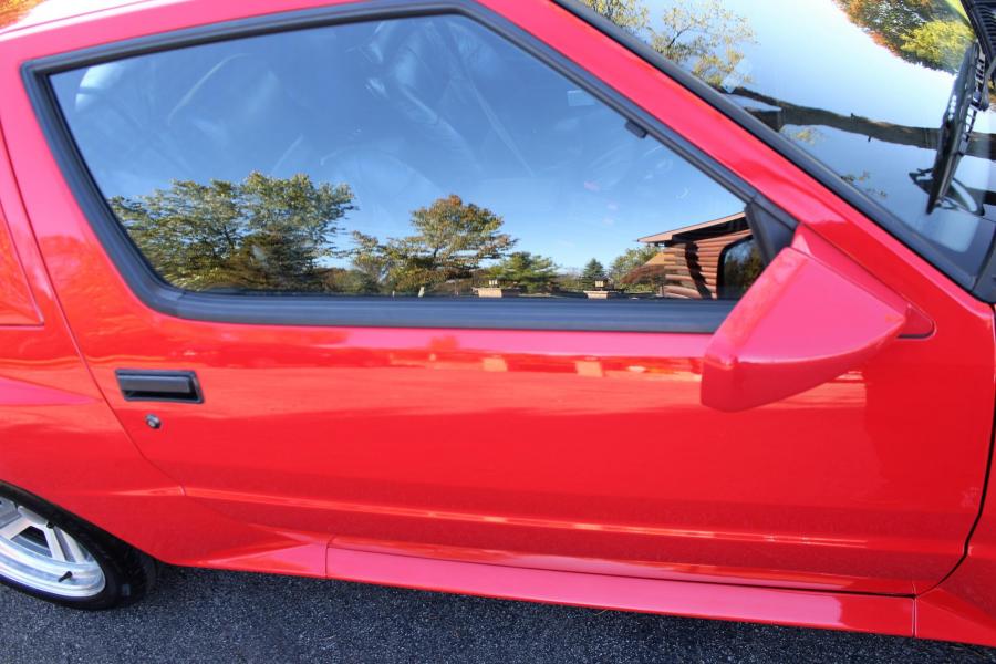 Детали экстерьера Chrysler Conquest TSi 1987 года  (фото 45 из 137)